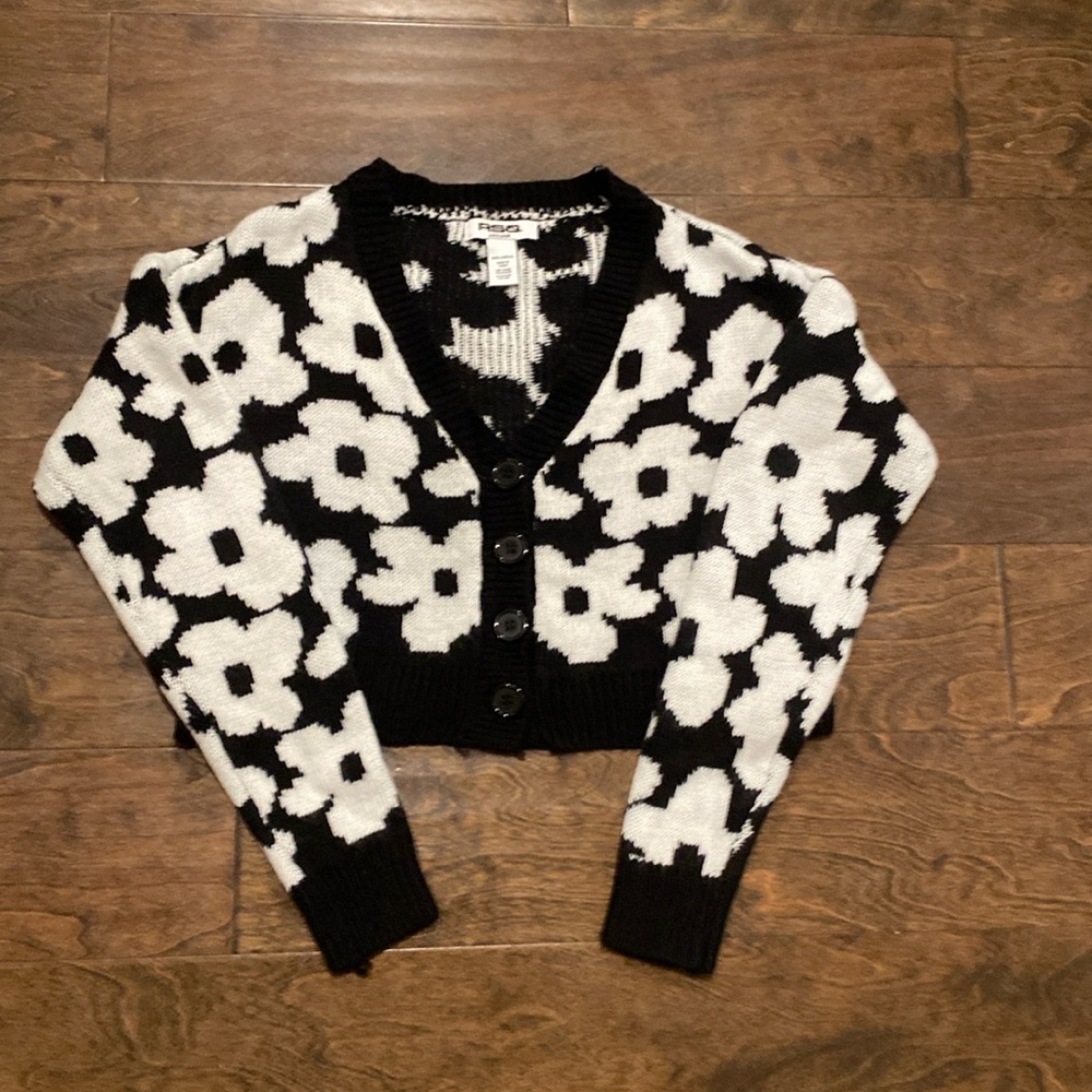 RSQ cropped sweater